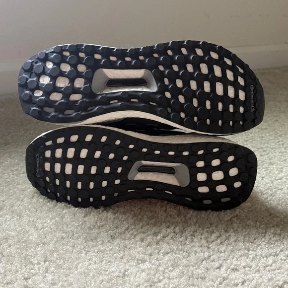 Adidas Ultra Boost Black and Gray - Picture 5 of 7